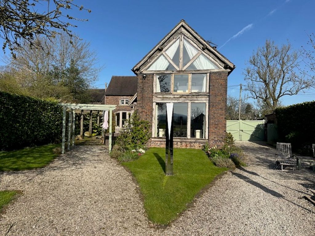 Property photo 1 of 32