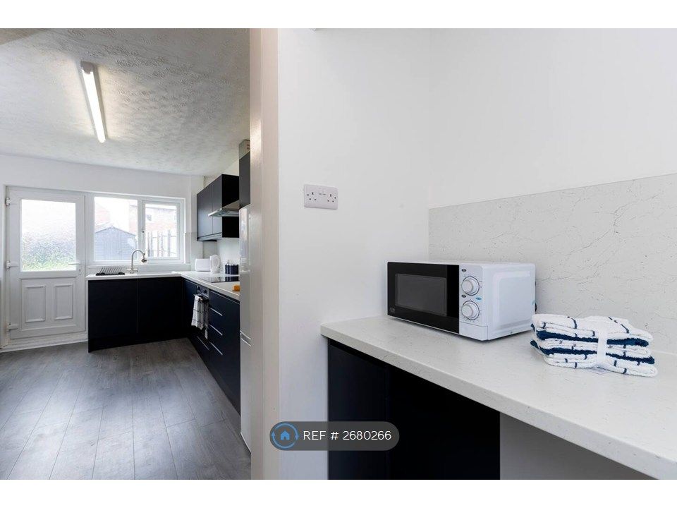 Property photo 2 of 13 Kitchen