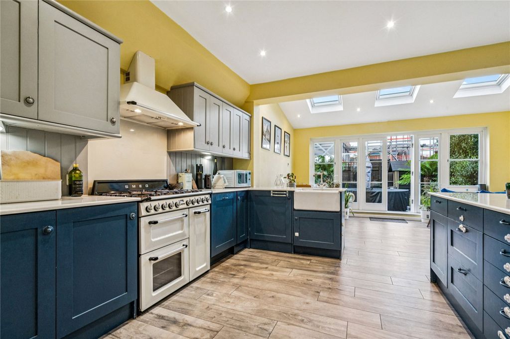 Property photo 2 of 13 Kitchen