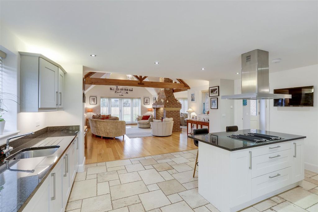 Property photo 3 of 42