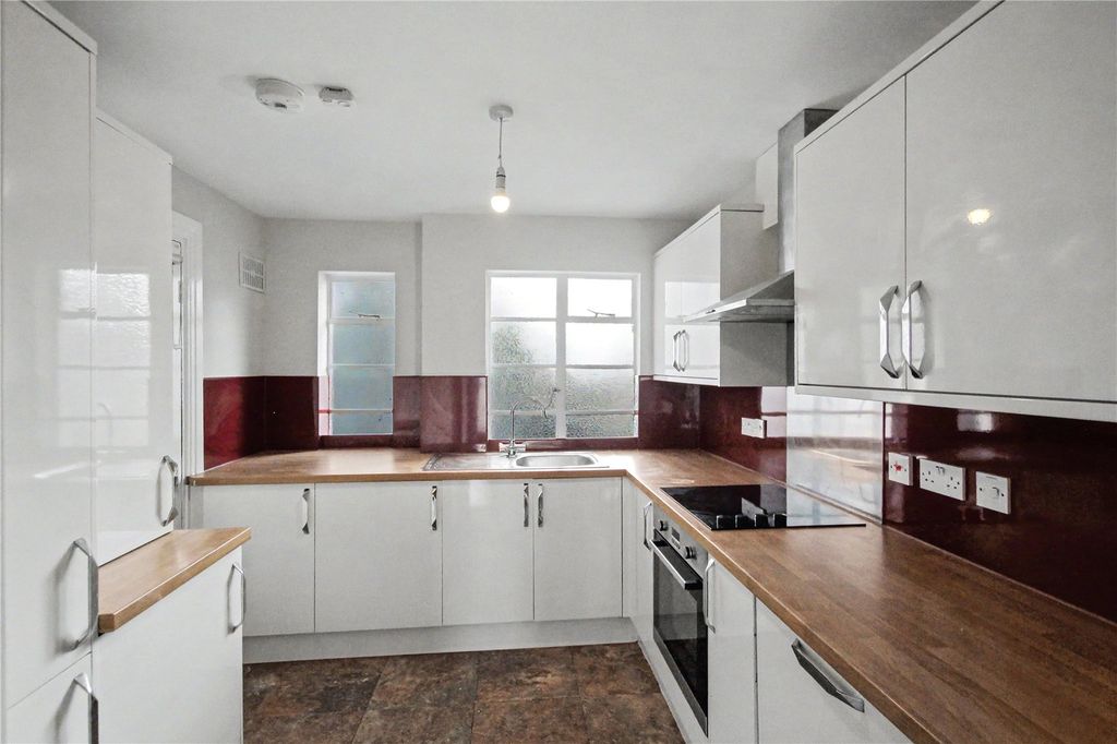 Property photo 2 of 6 Picture No. 28