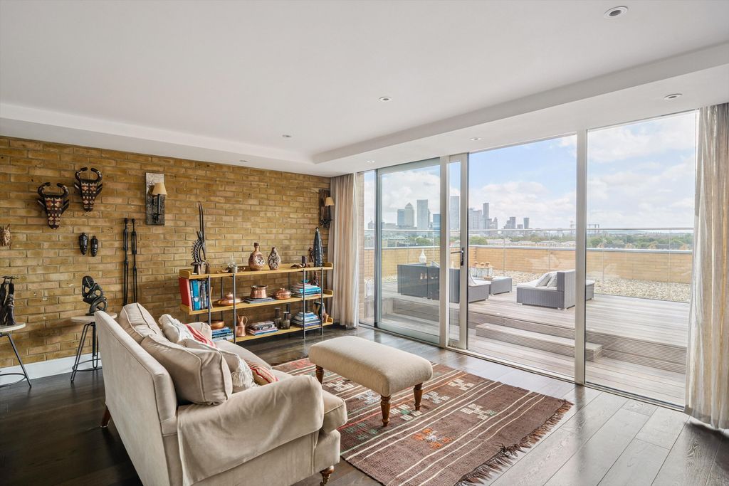 Property photo 3 of 16 Image