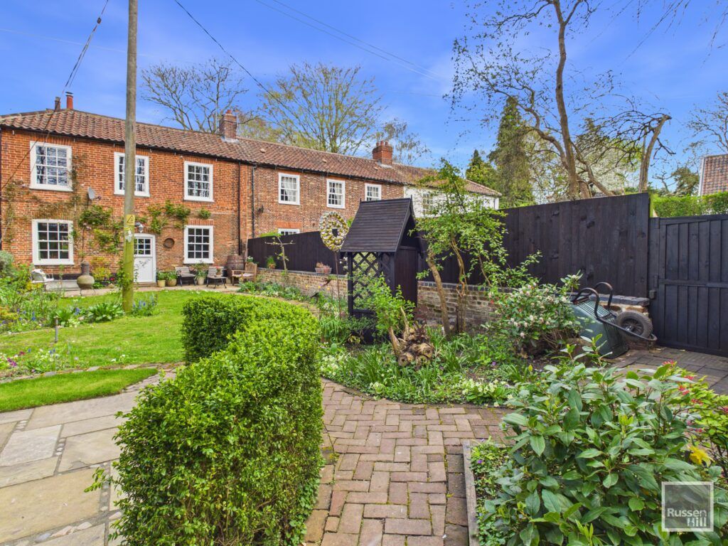 Property photo 1 of 28