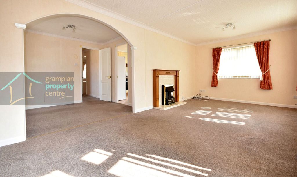 Property photo 3 of 20 Lounge 2.Jpg