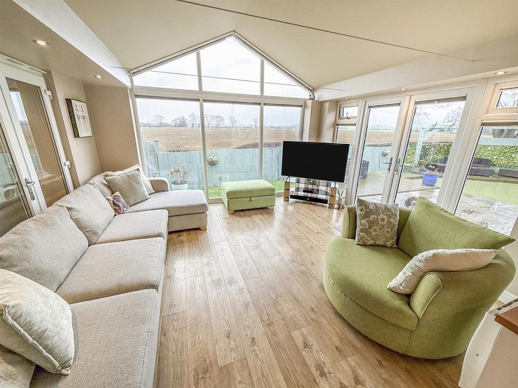 Property photo 2 of 41 Orangery