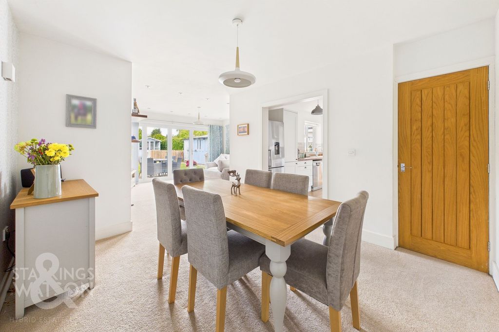 Property photo 3 of 28