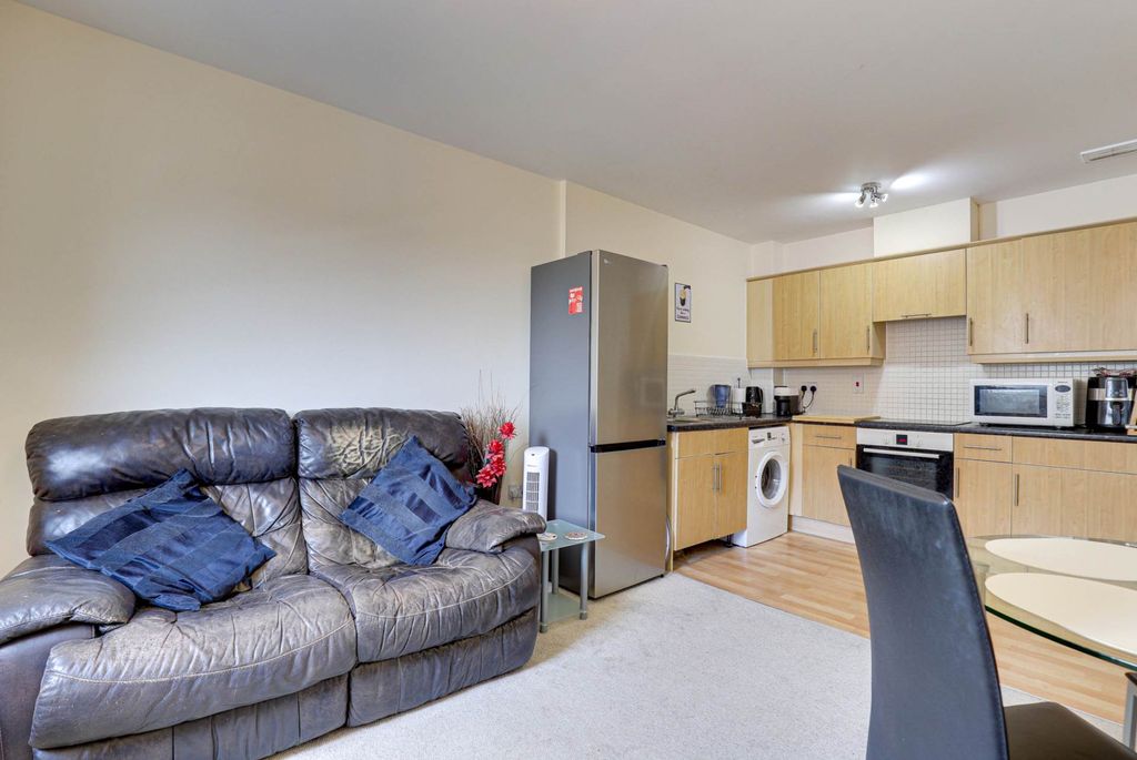 Property photo 3 of 11
