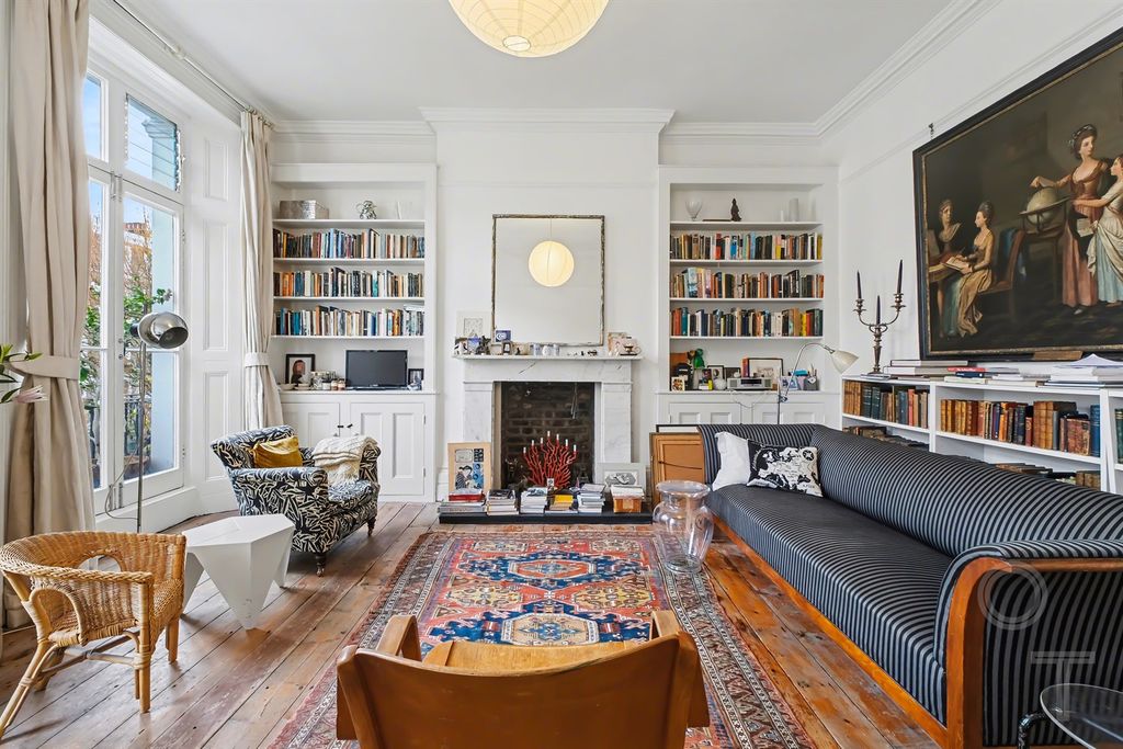 Property photo 3 of 13 Reception