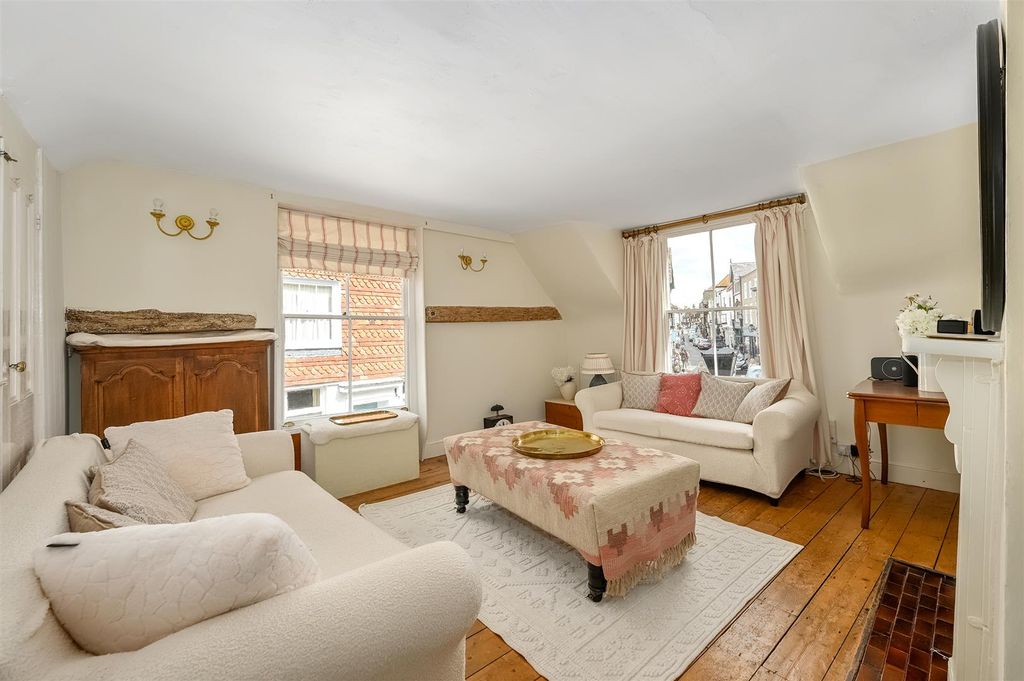 Property photo 3 of 14 79-High-Street_Tn31 (23)