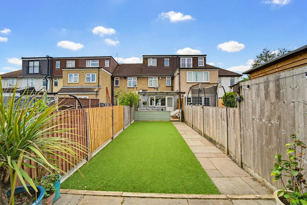 Property photo 3 of 17 5125362