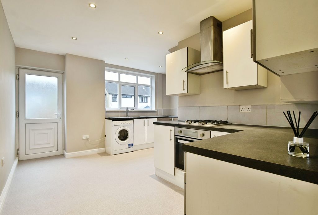 Property photo 2 of 21 Pbox-Img.Jpg