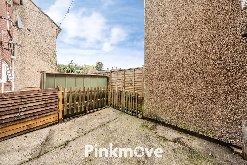 Property photo 3 of 18