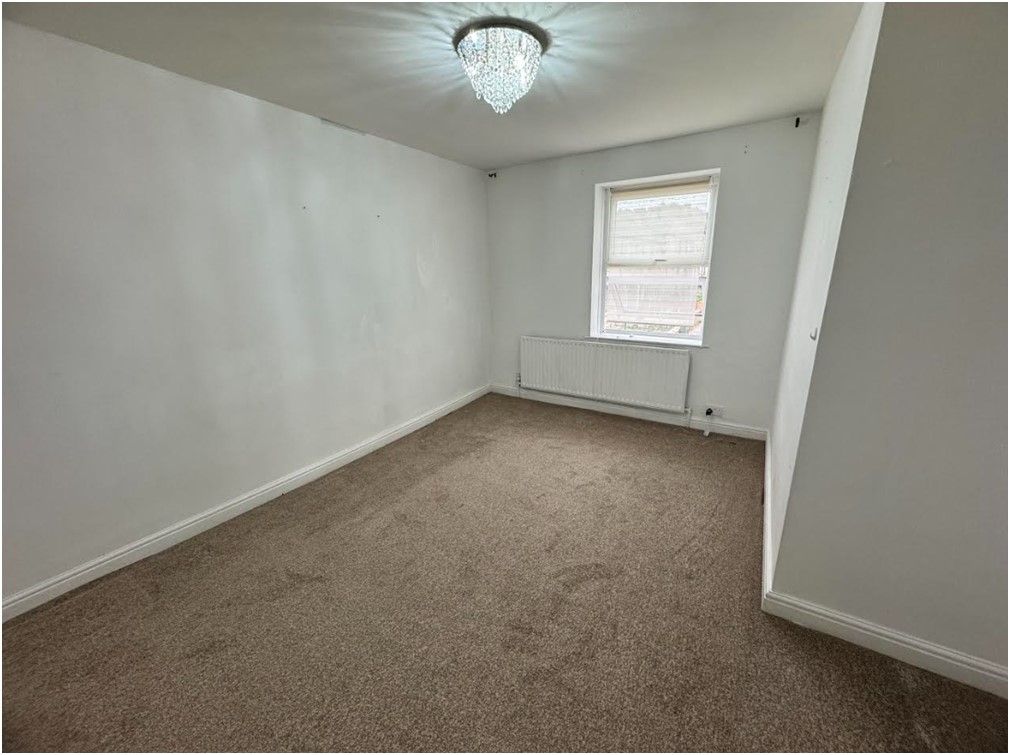 Property photo 1 of 5 Living Room