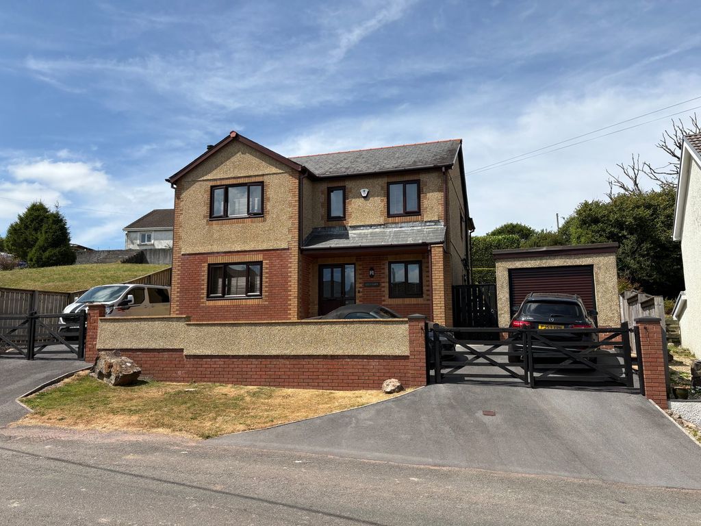 Property photo 1 of 23