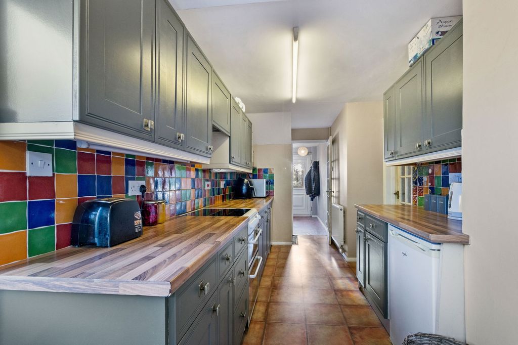 Property photo 3 of 14