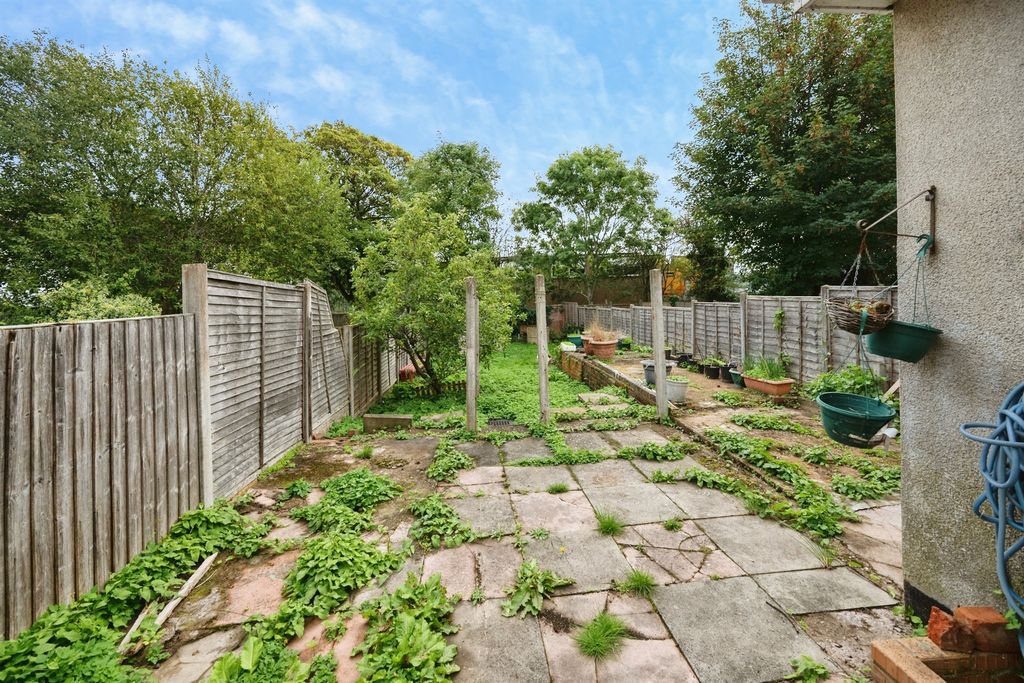 Property photo 2 of 28