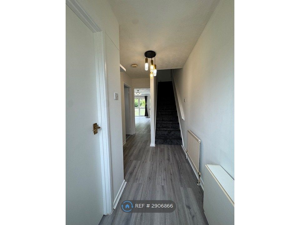 Property photo 3 of 23 Hallway