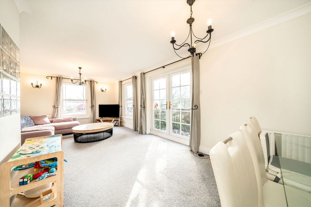 Property photo 2 of 5