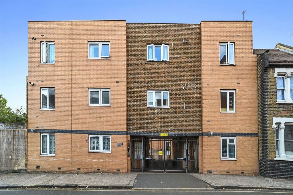 Property photo 2 of 16 Picture No. 02