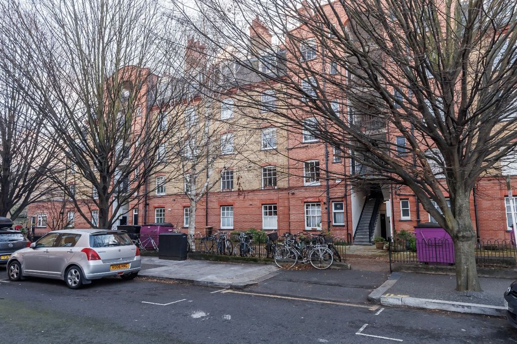 Property photo 3 of 12 4599754