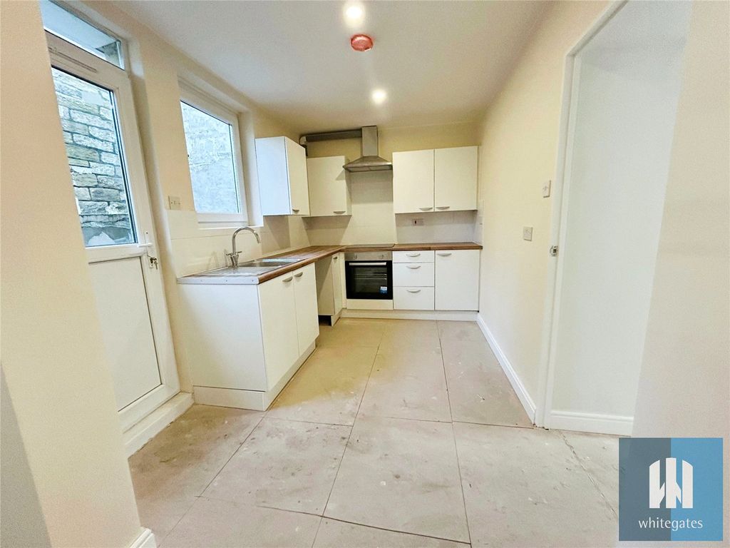 Property photo 2 of 11 Picture No. 21