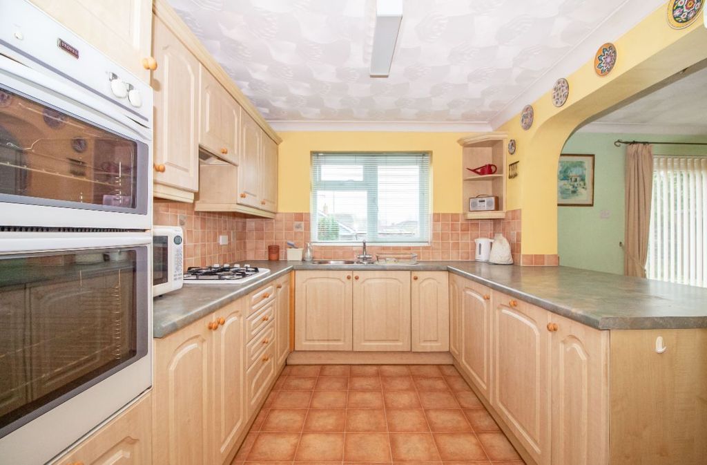 Property photo 3 of 25