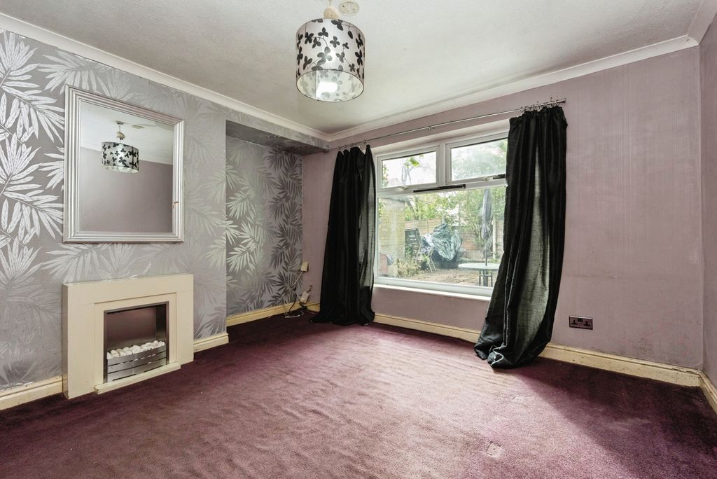 Property photo 3 of 14 Pbox-Img.Jpg