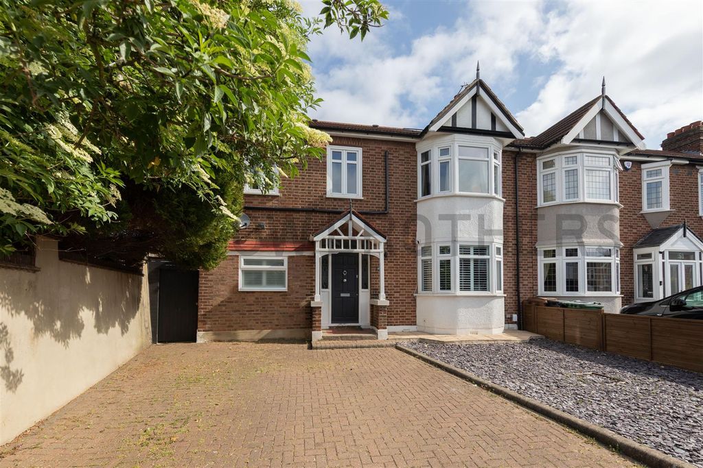 Property photo 2 of 48