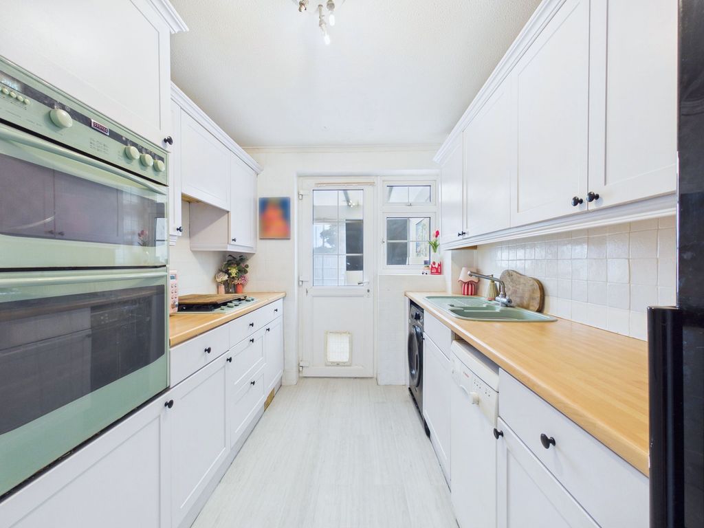 Property photo 2 of 15 Kitchen