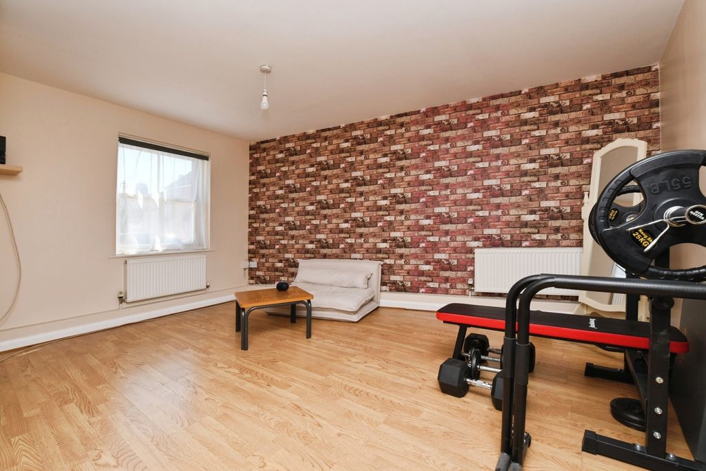 Property photo 3 of 12 Pbox-Img.Jpg