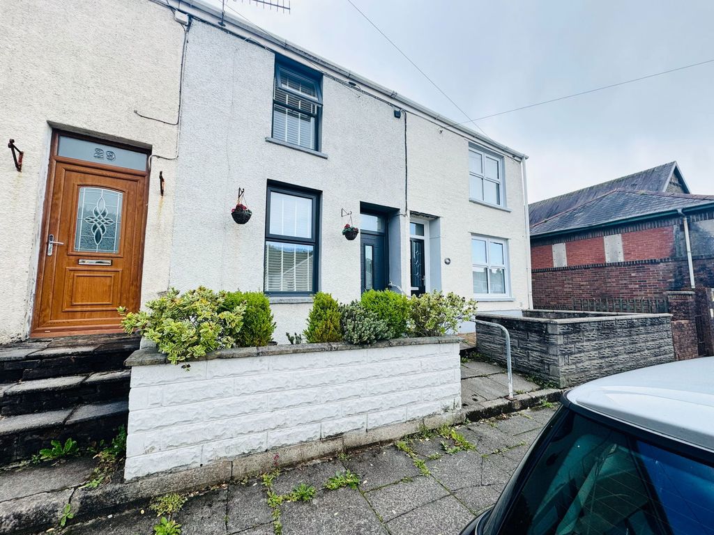 Property photo 2 of 27