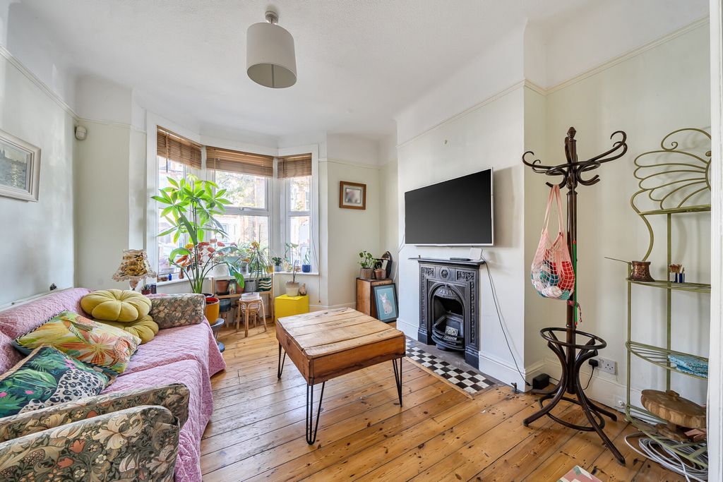 Property photo 3 of 20 1437025-6-69d62c0...