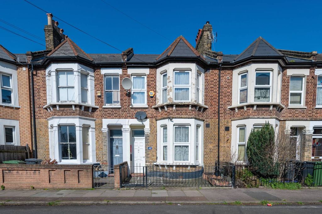 Property photo 2 of 11