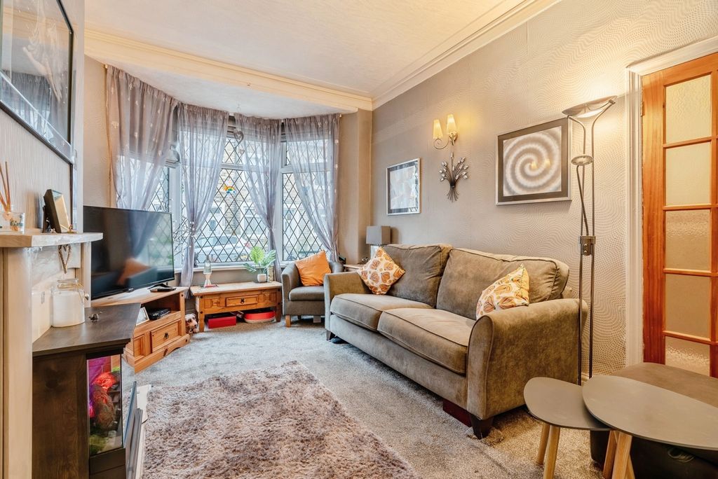 Property photo 3 of 17 Photo