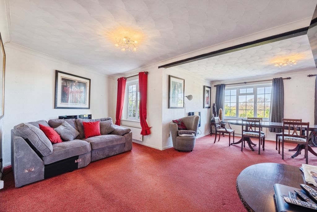 Property photo 3 of 17 Lounge Dining Room