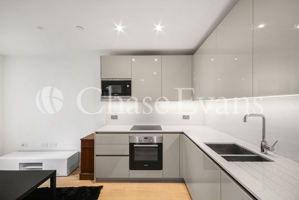 Property photo 3 of 14 Kitchen