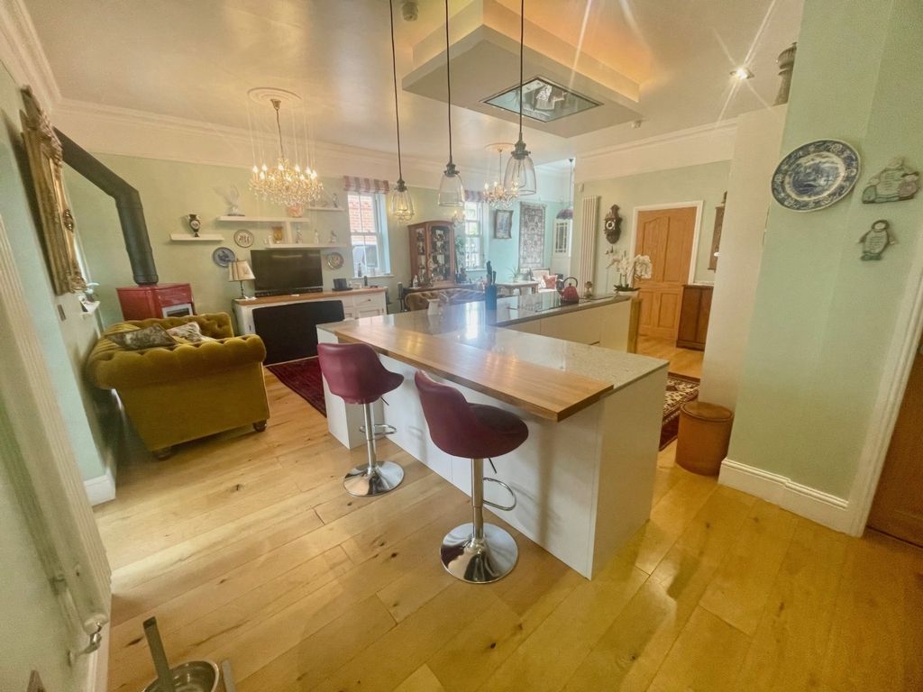 Property photo 3 of 25 Photo 13