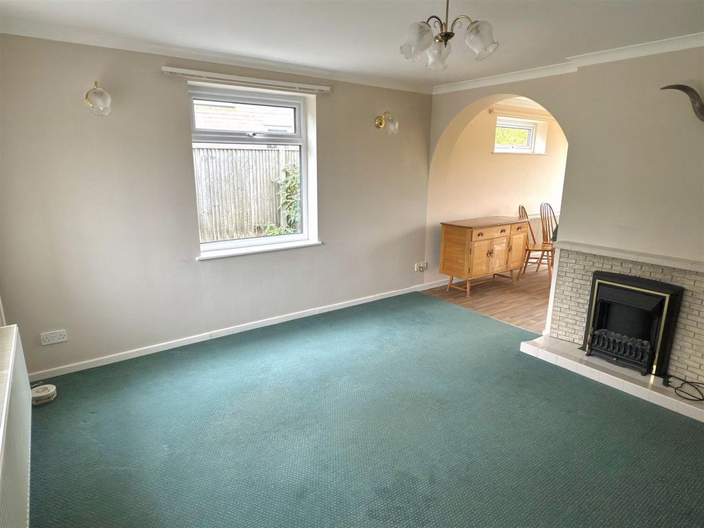 Property photo 3 of 22 Lounge To Diner.Jpg