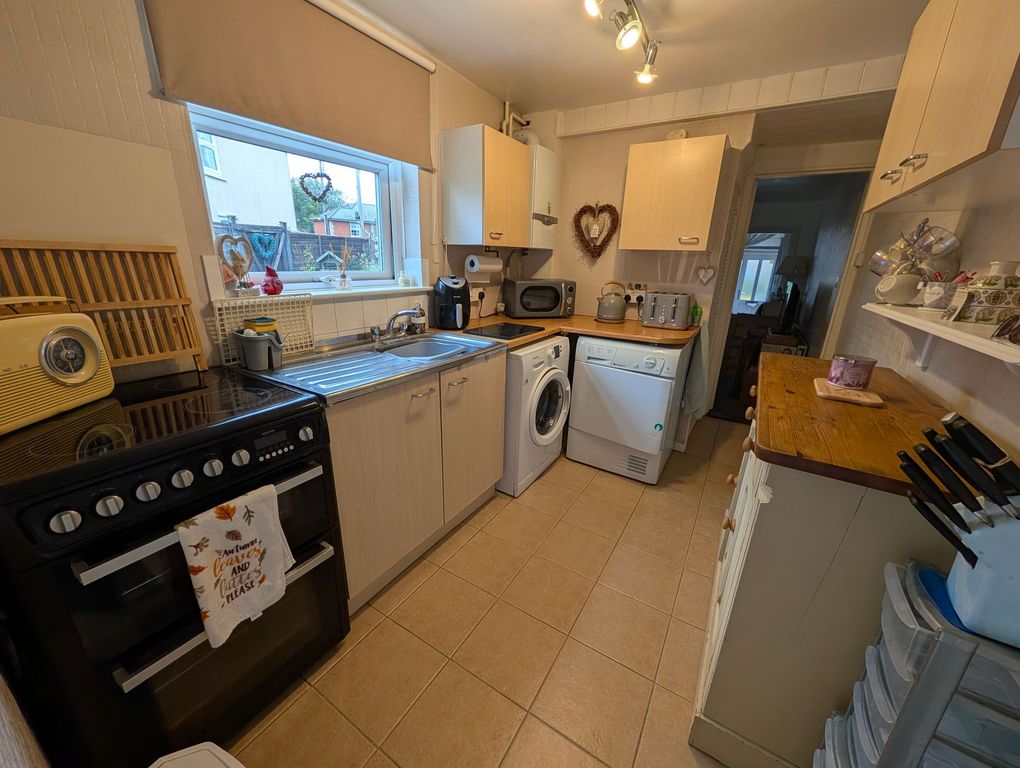 Property photo 2 of 8
