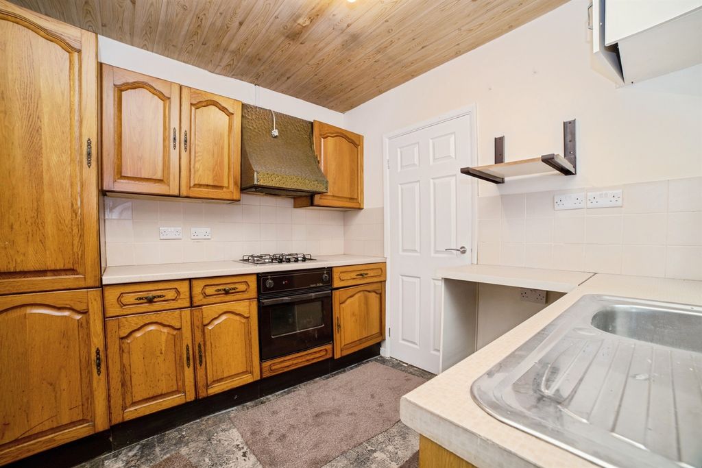 Property photo 2 of 29