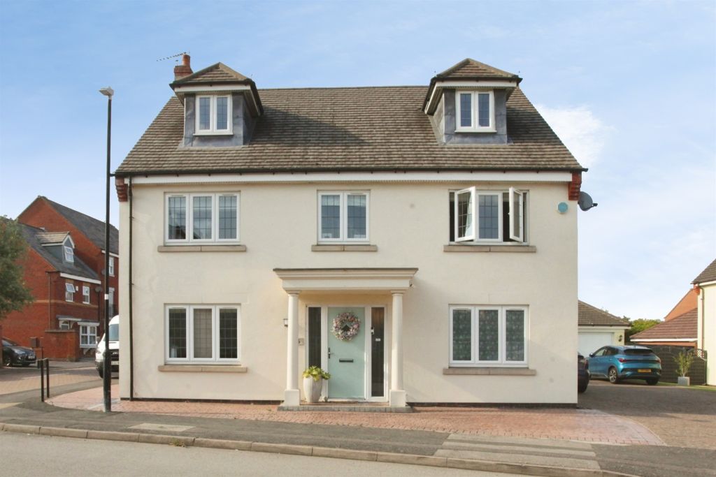 Property photo 1 of 32