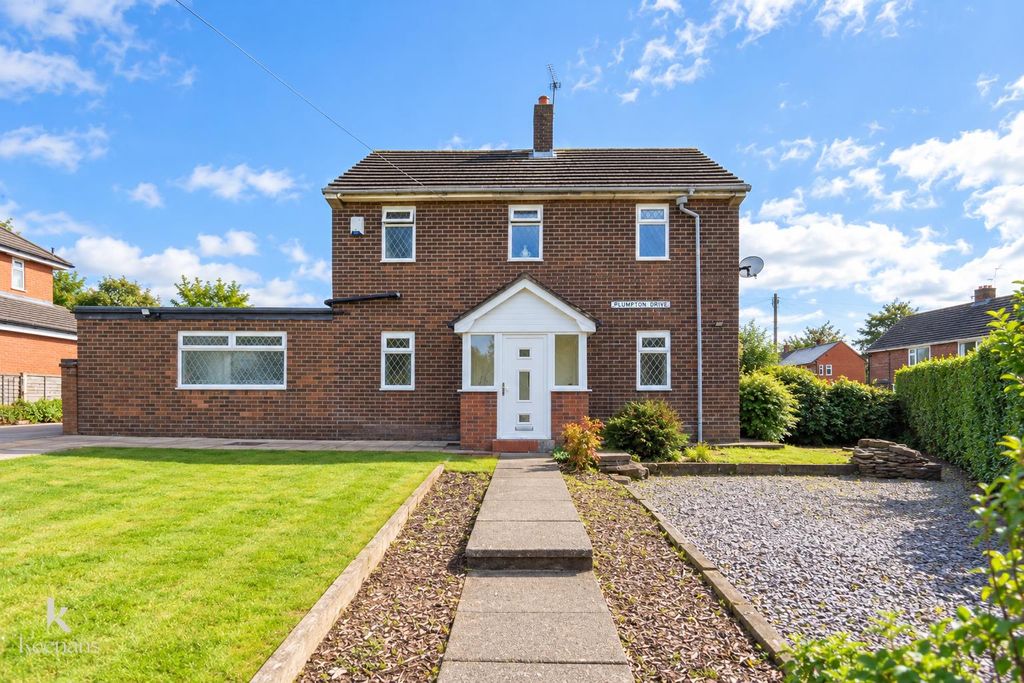 Property photo 2 of 31