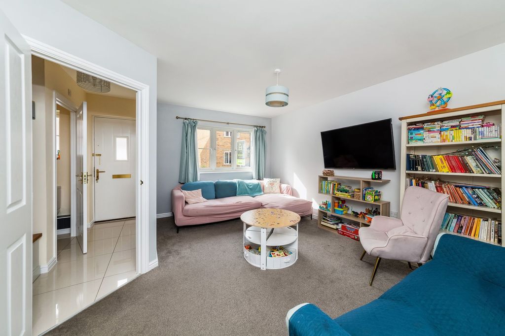 Property photo 2 of 17