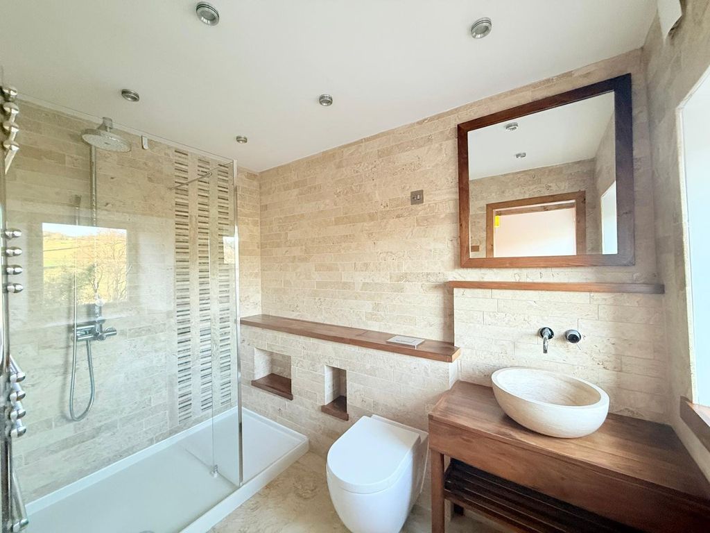 Property photo 2 of 30 Picture No. 21