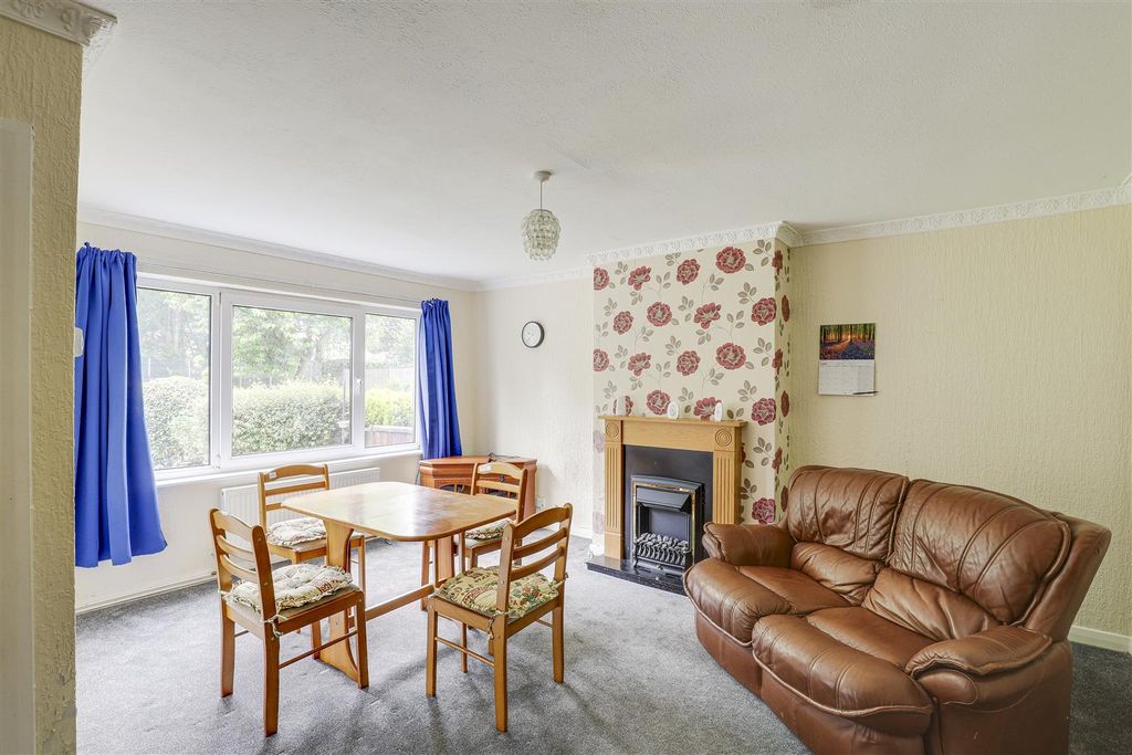 Property photo 2 of 10 6937.Jpg