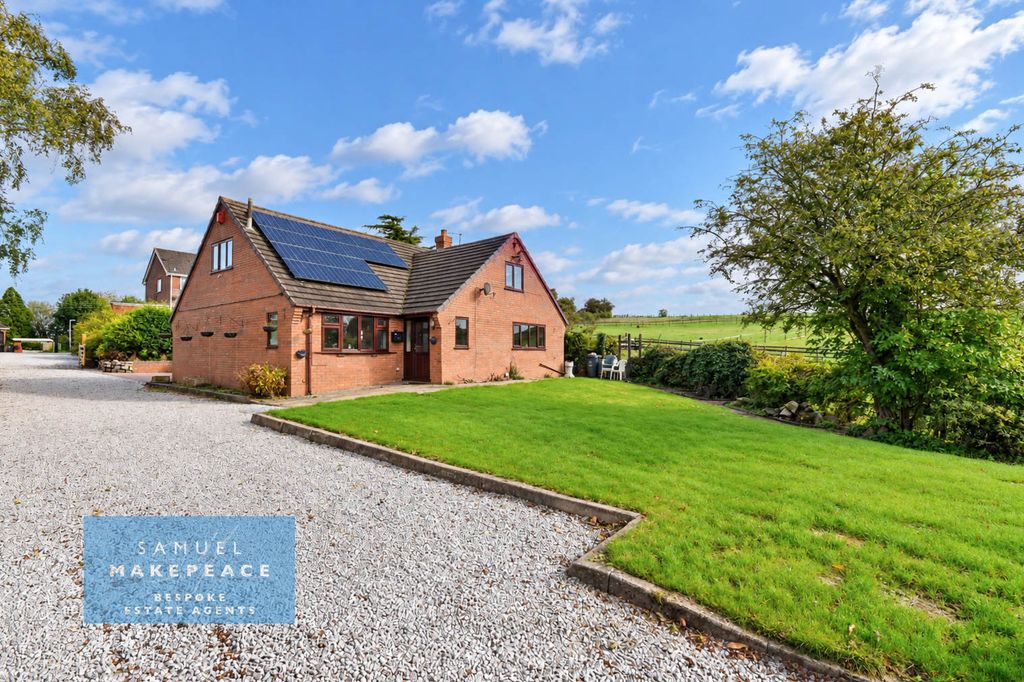 Property photo 1 of 47 Spacious Five Bedroom Family Home With Impressive 2.7 Acres Of Multi-Use Land.