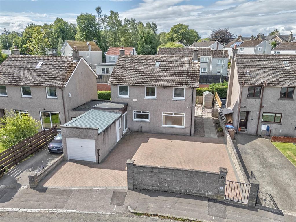 Property photo 1 of 30 4 Gillies Place Bf-25.Jpg