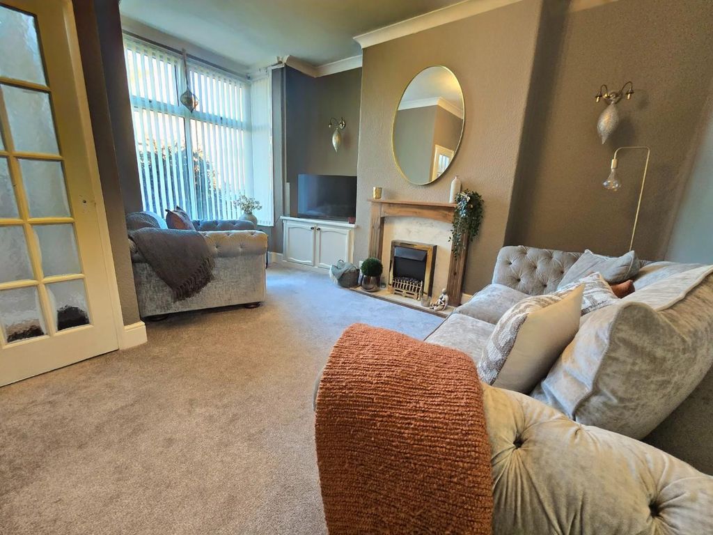 Property photo 2 of 16 Living Room