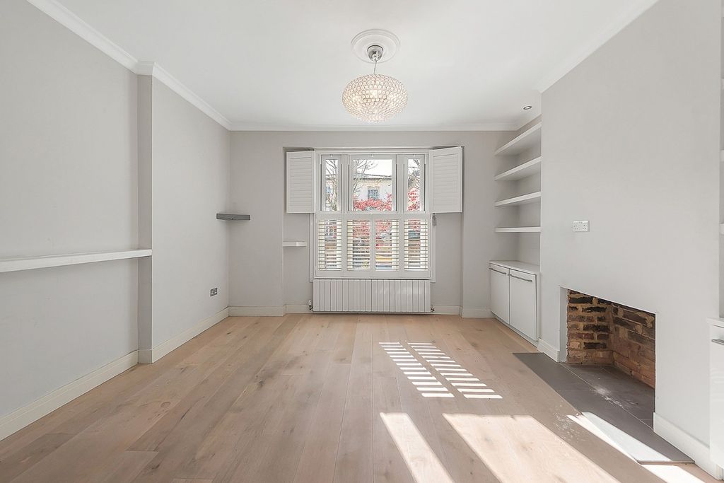 Property photo 2 of 11 4474093