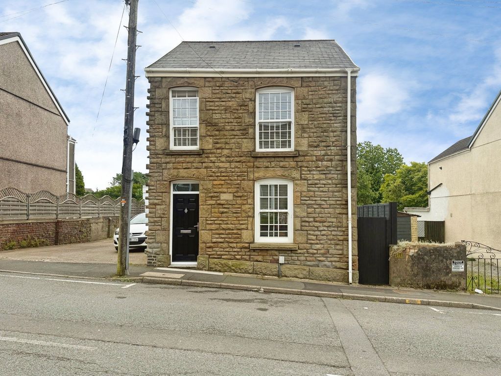 Property photo 1 of 35
